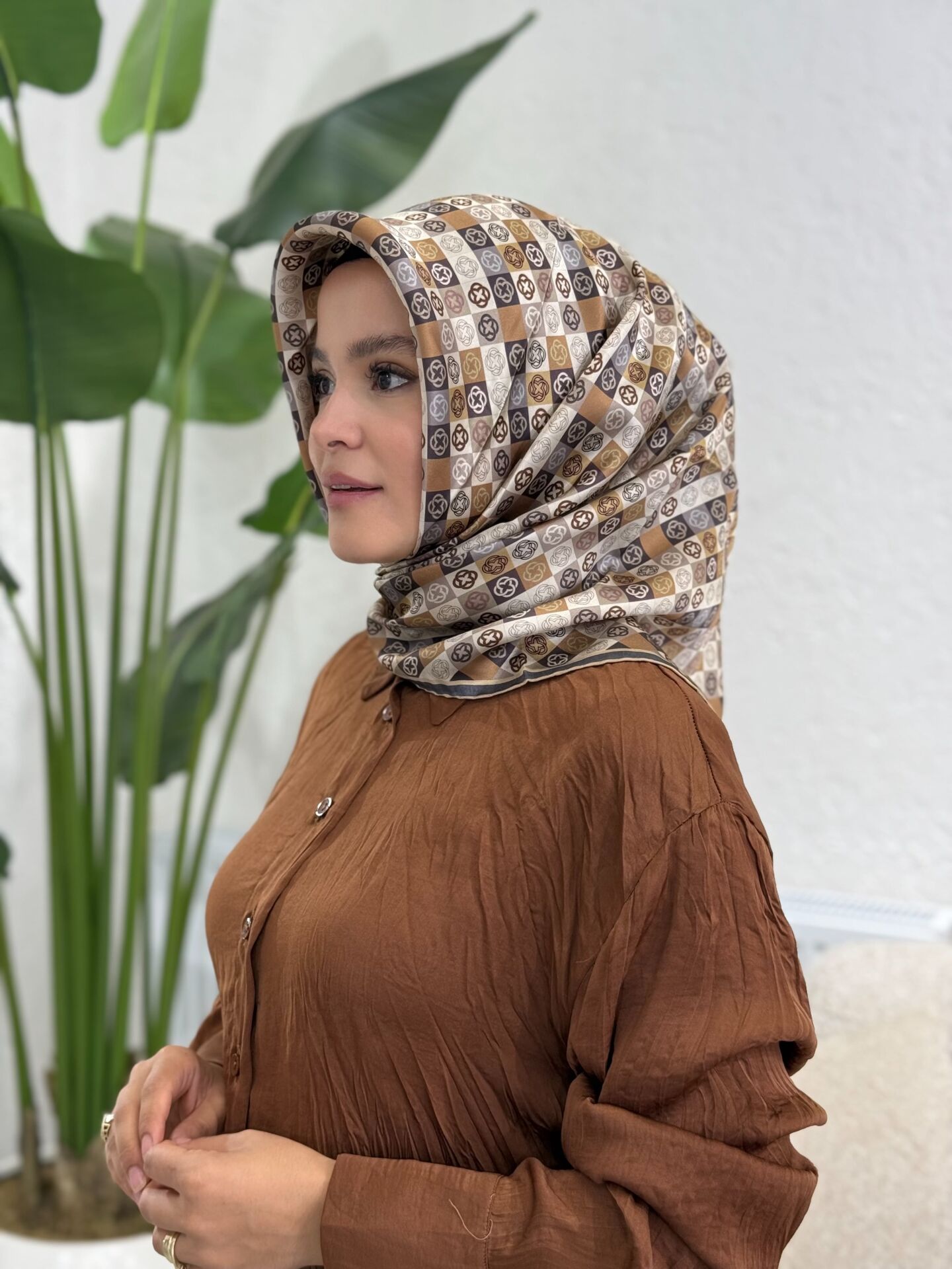 AKER SURA İPEK EŞARP