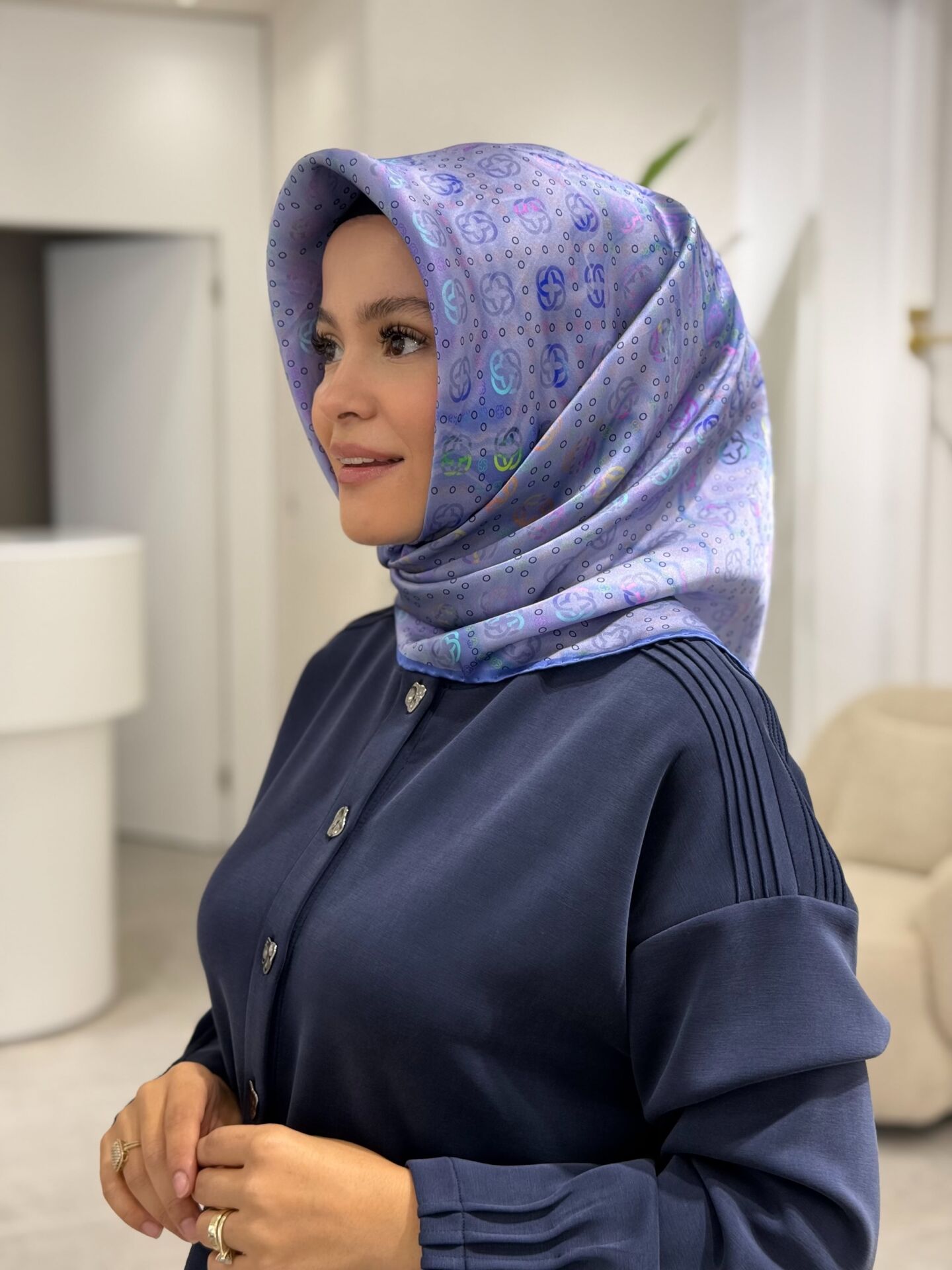 AKER SURA İPEK EŞARP