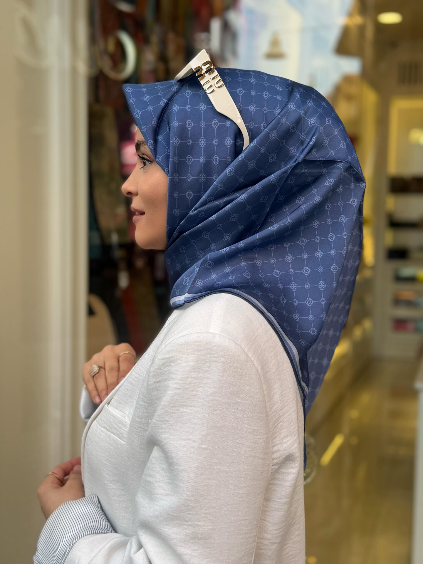 AKER SURA İPEK EŞARP