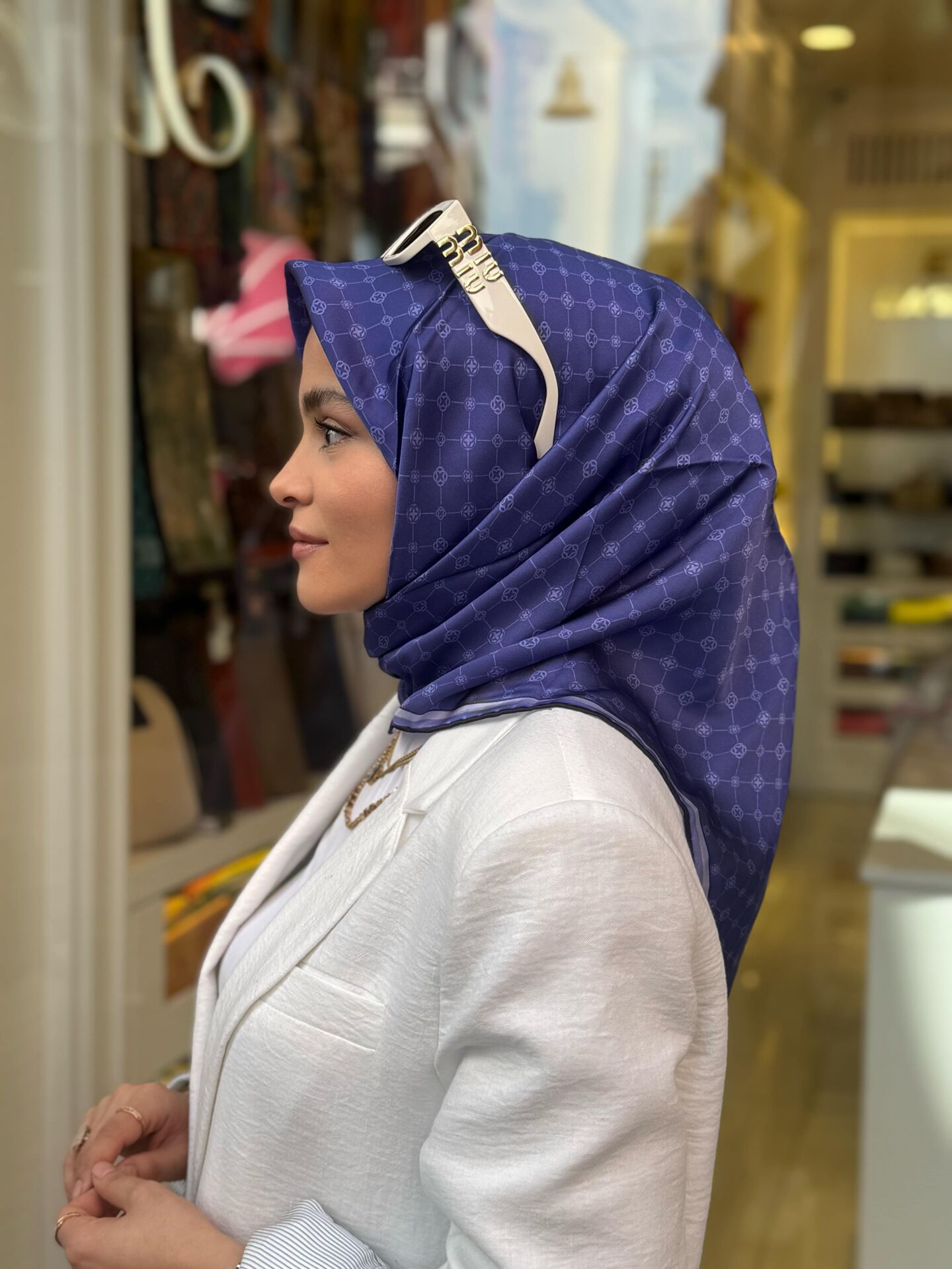 AKER SURA İPEK EŞARP