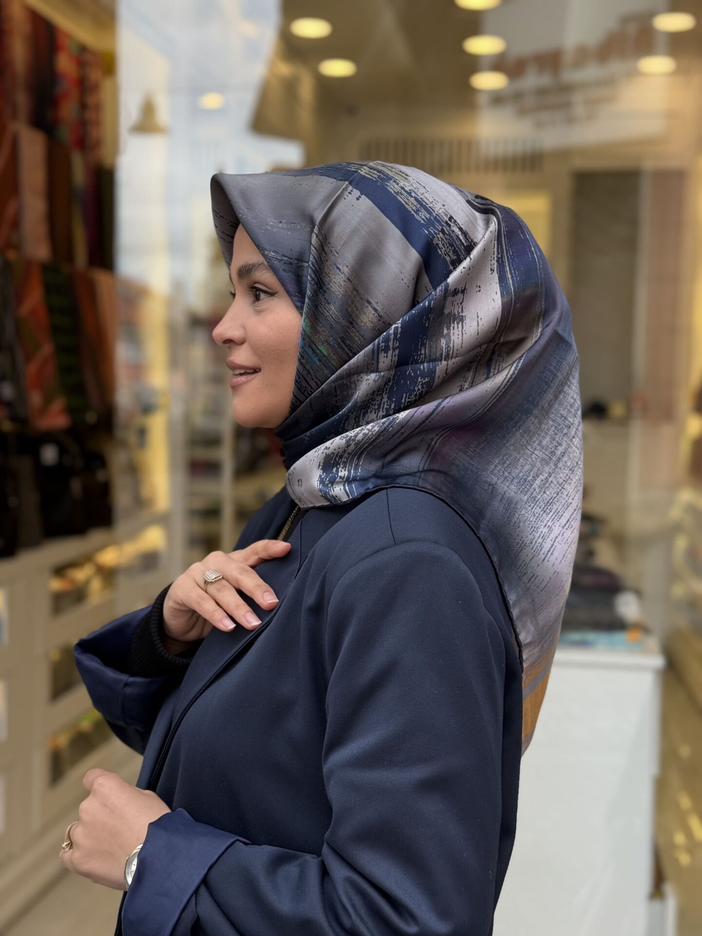 AKER SURA İPEK EŞARP