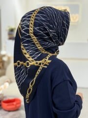 AKER SURA İPEK EŞARP