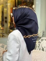 AKER SURA İPEK EŞARP