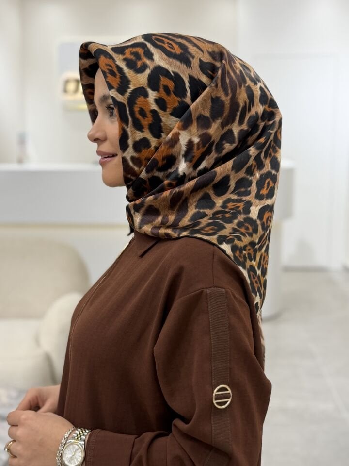 AKER SURA İPEK EŞARP