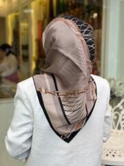 AKER SURA İPEK EŞARP