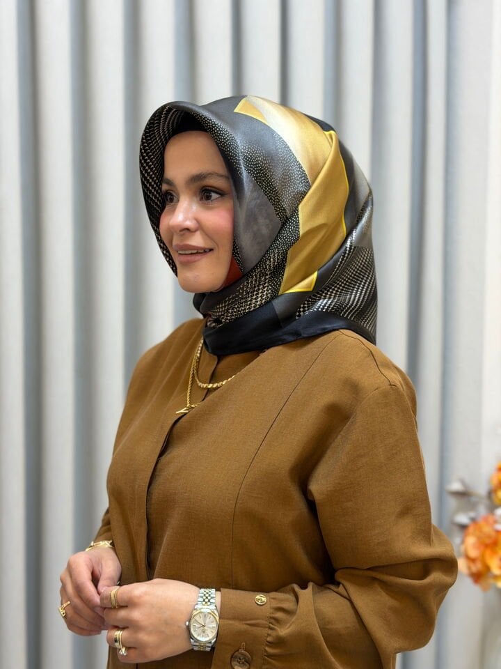 AKER SURA İPEK EŞARP