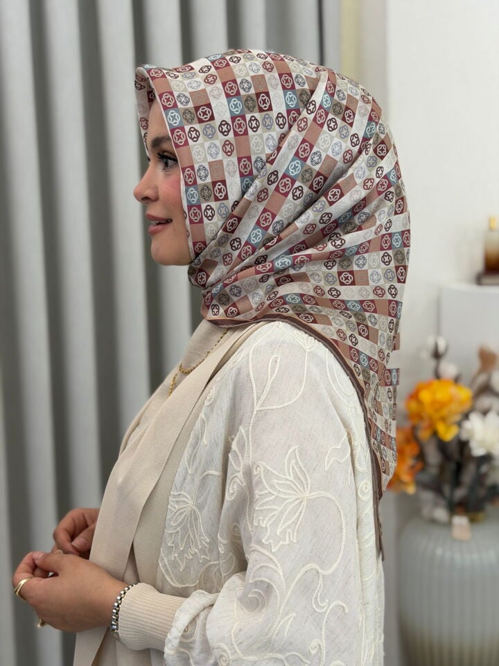 AKER SURA İPEK EŞARP