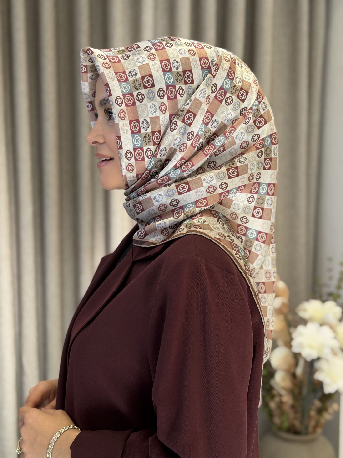 AKER SURA İPEK EŞARP