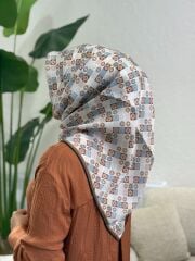 AKER SURA İPEK EŞARP