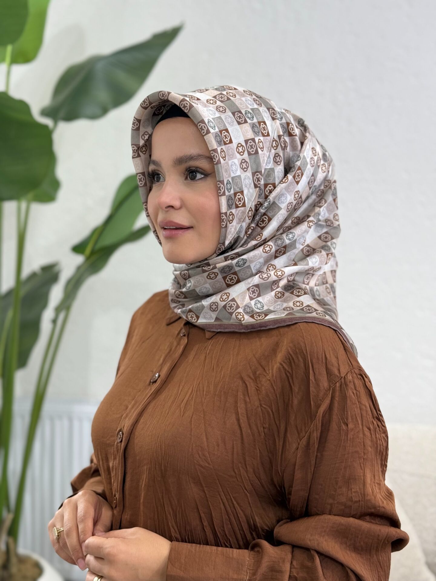 AKER SURA İPEK EŞARP