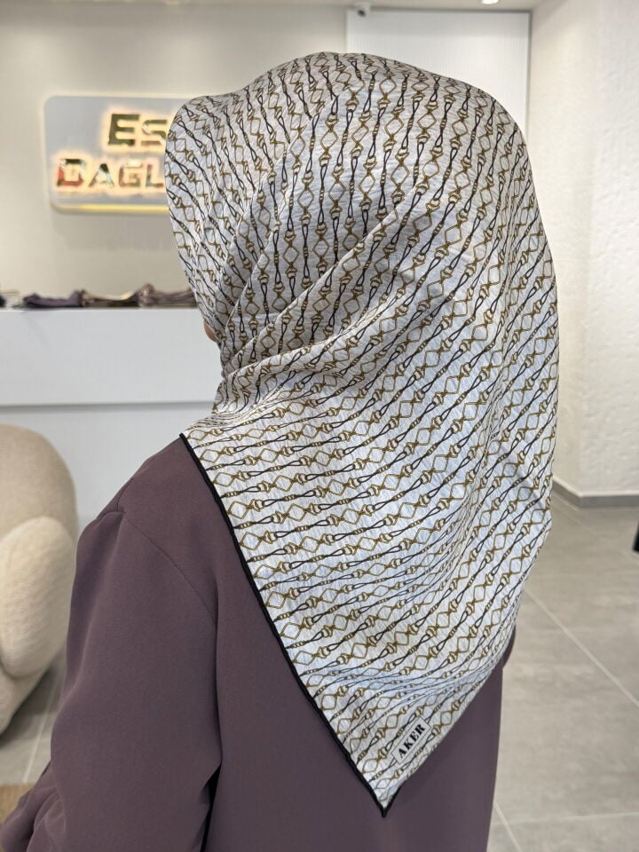 AKER SURA İPEK EŞARP