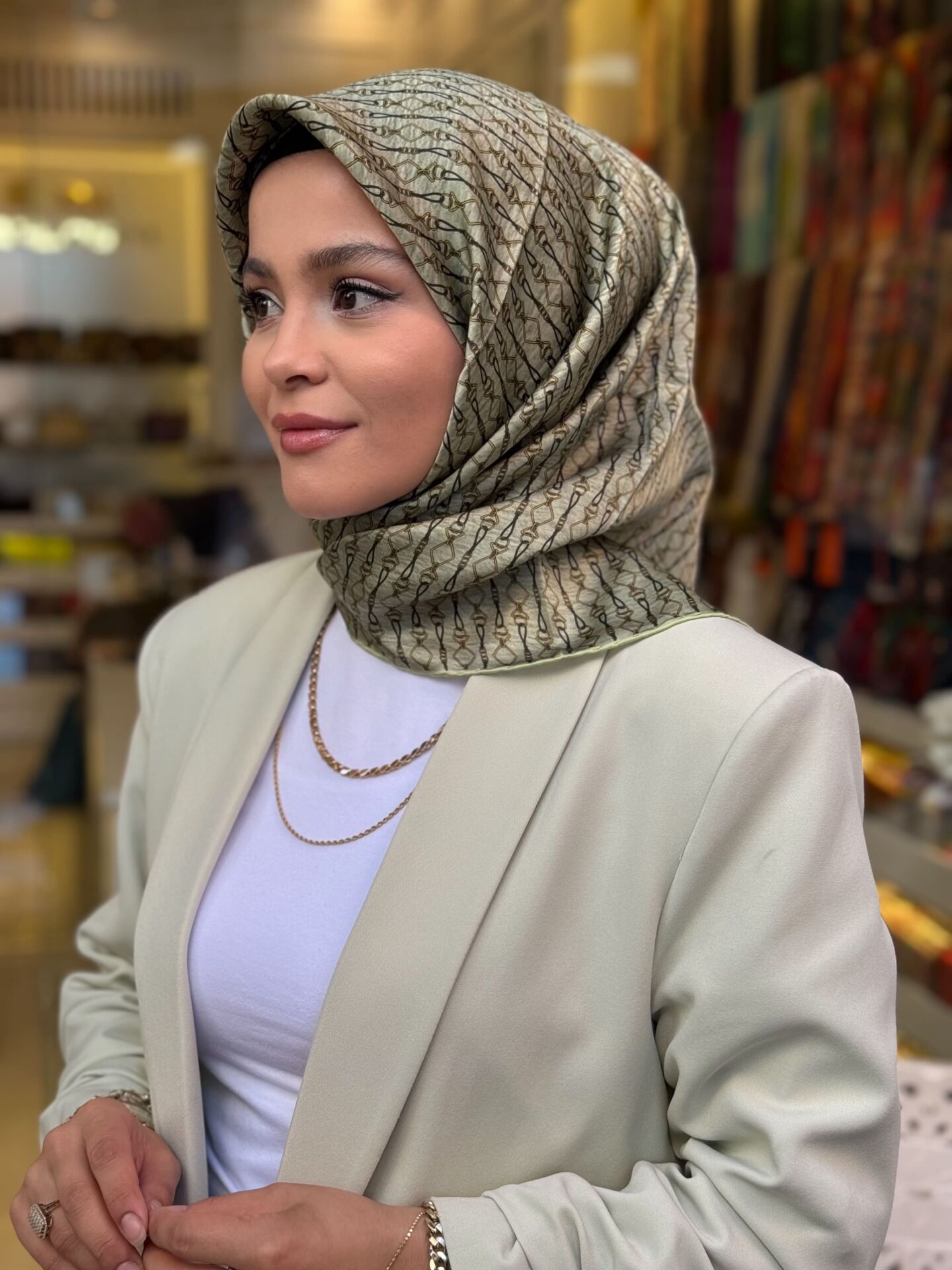 AKER SURA İPEK EŞARP