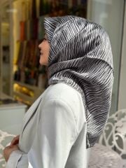 AKER SURA İPEK EŞARP