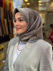 AKER SURA İPEK EŞARP