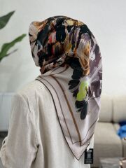 AKER SURA İPEK EŞARP