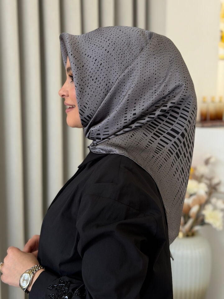 AKER SURA İPEK EŞARP