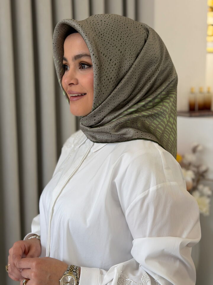 AKER SURA İPEK EŞARP