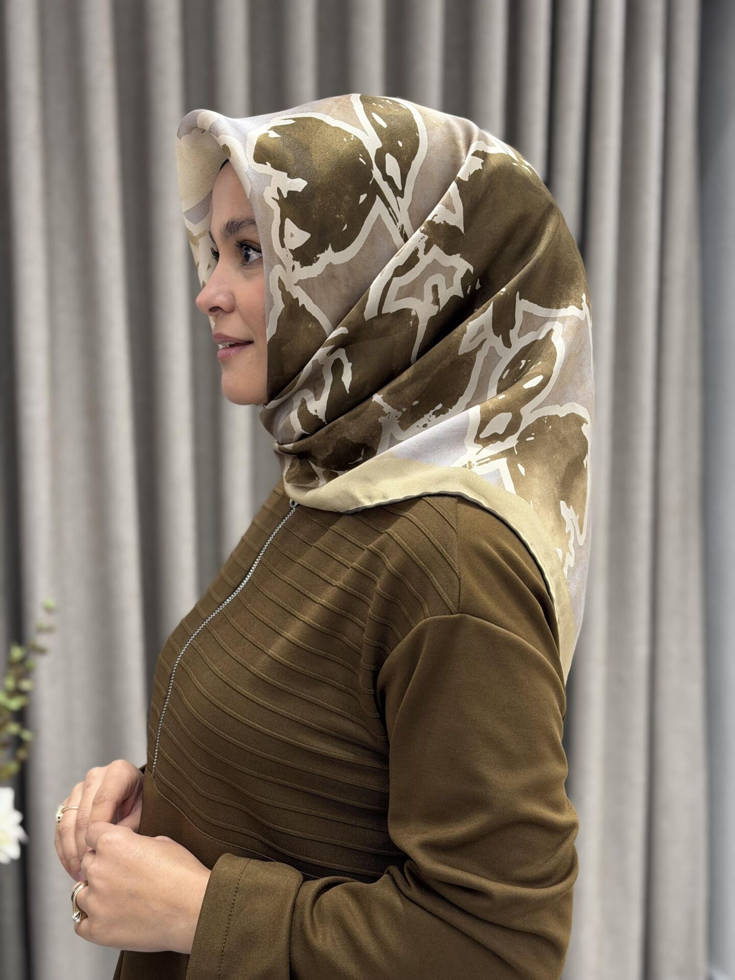 AKER SURA İPEK EŞARP