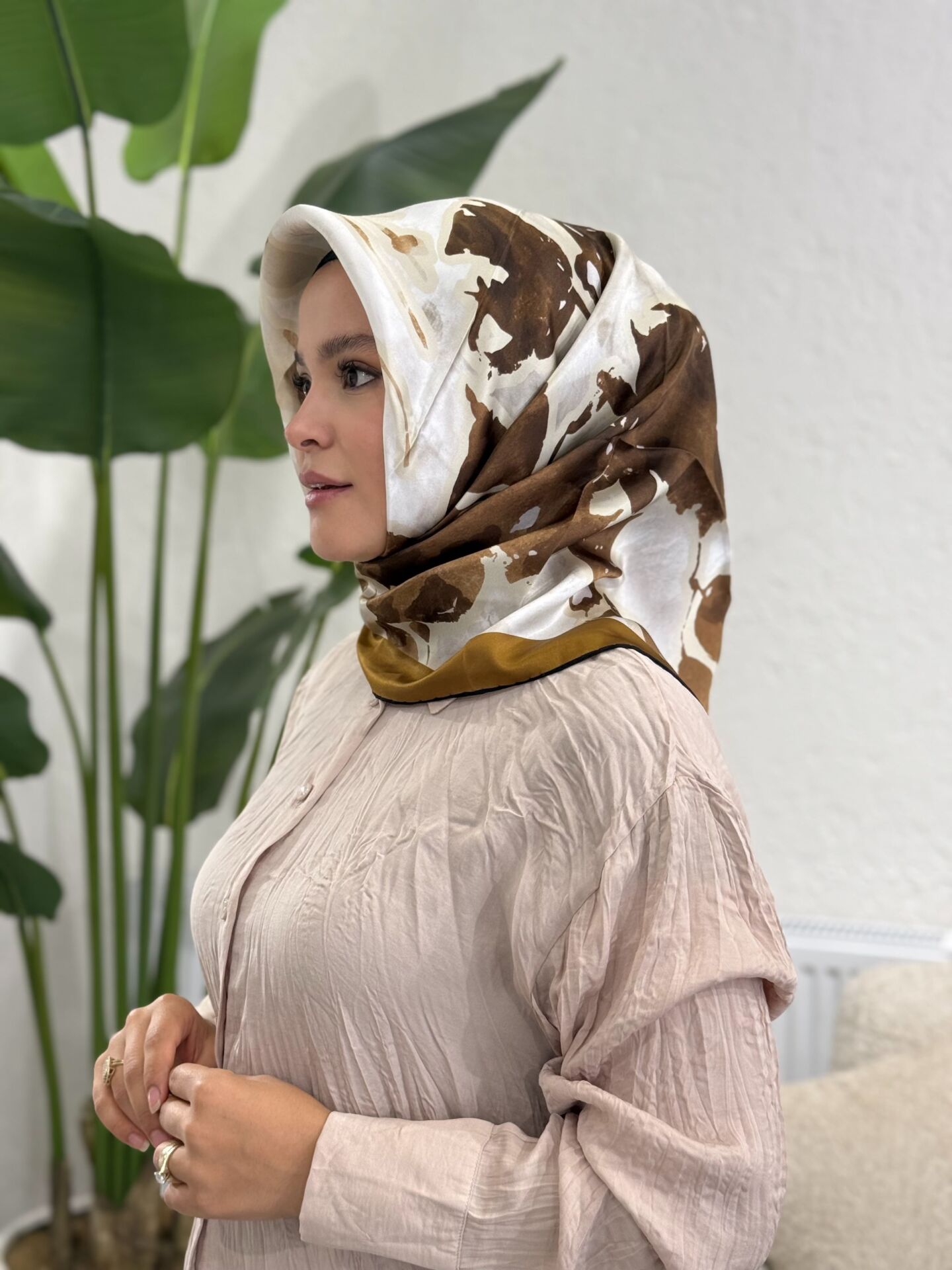 AKER SURA İPEK EŞARP