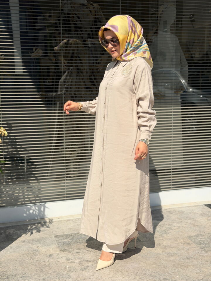 ARMİNE TREND ÇİÇEK İŞLEMELİ TENCEL GÖMLEK BEJ