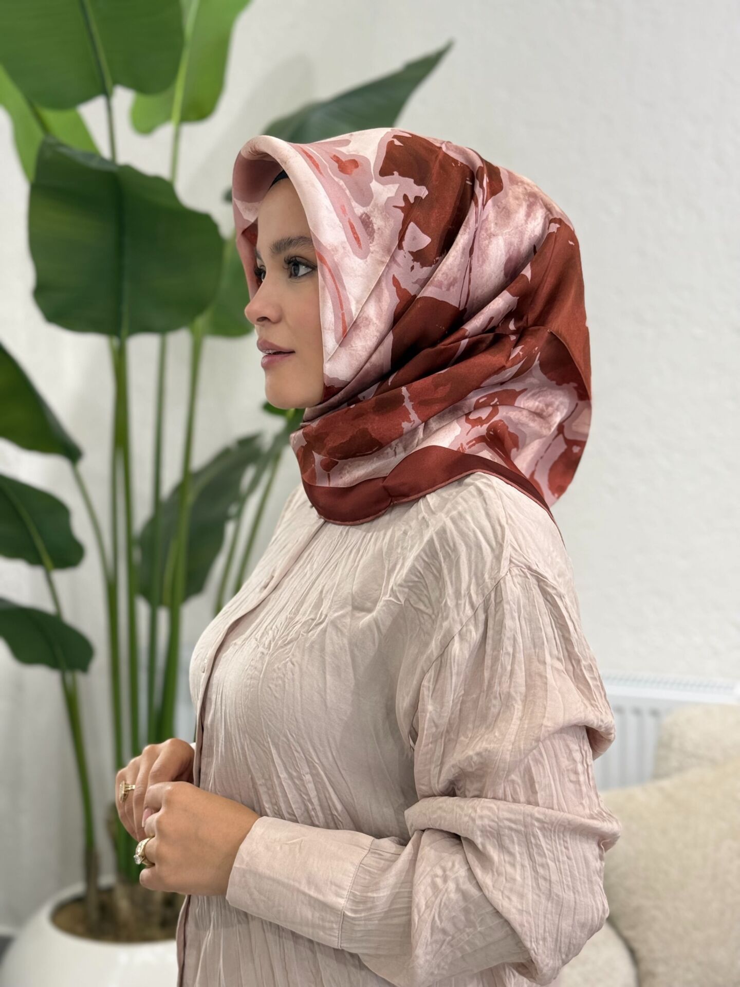 AKER SURA İPEK EŞARP