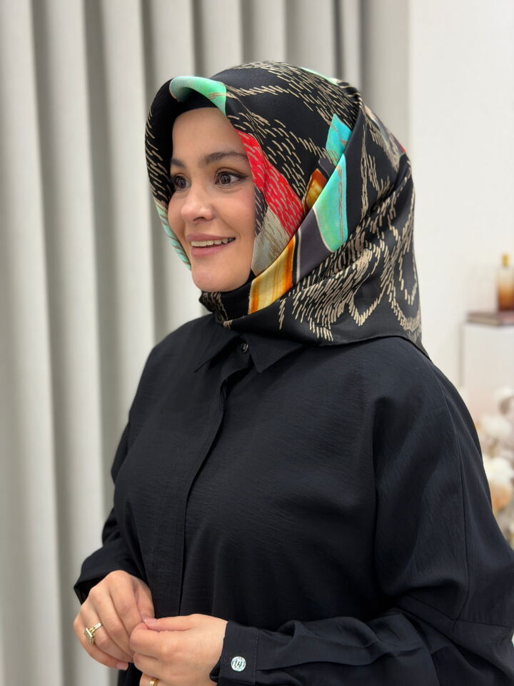 AKER SURA İPEK EŞARP