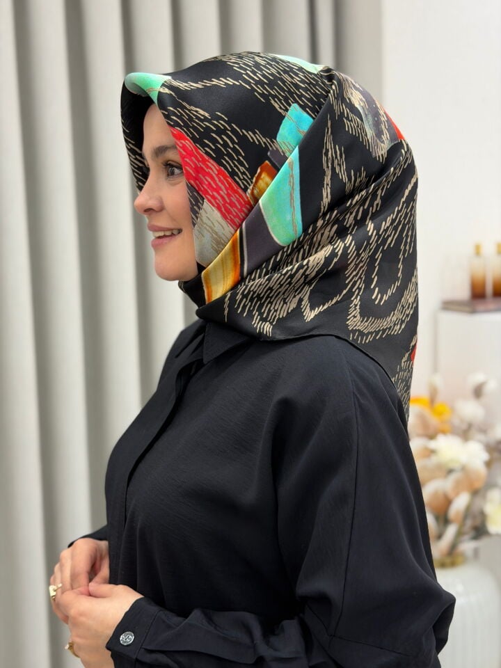 AKER SURA İPEK EŞARP