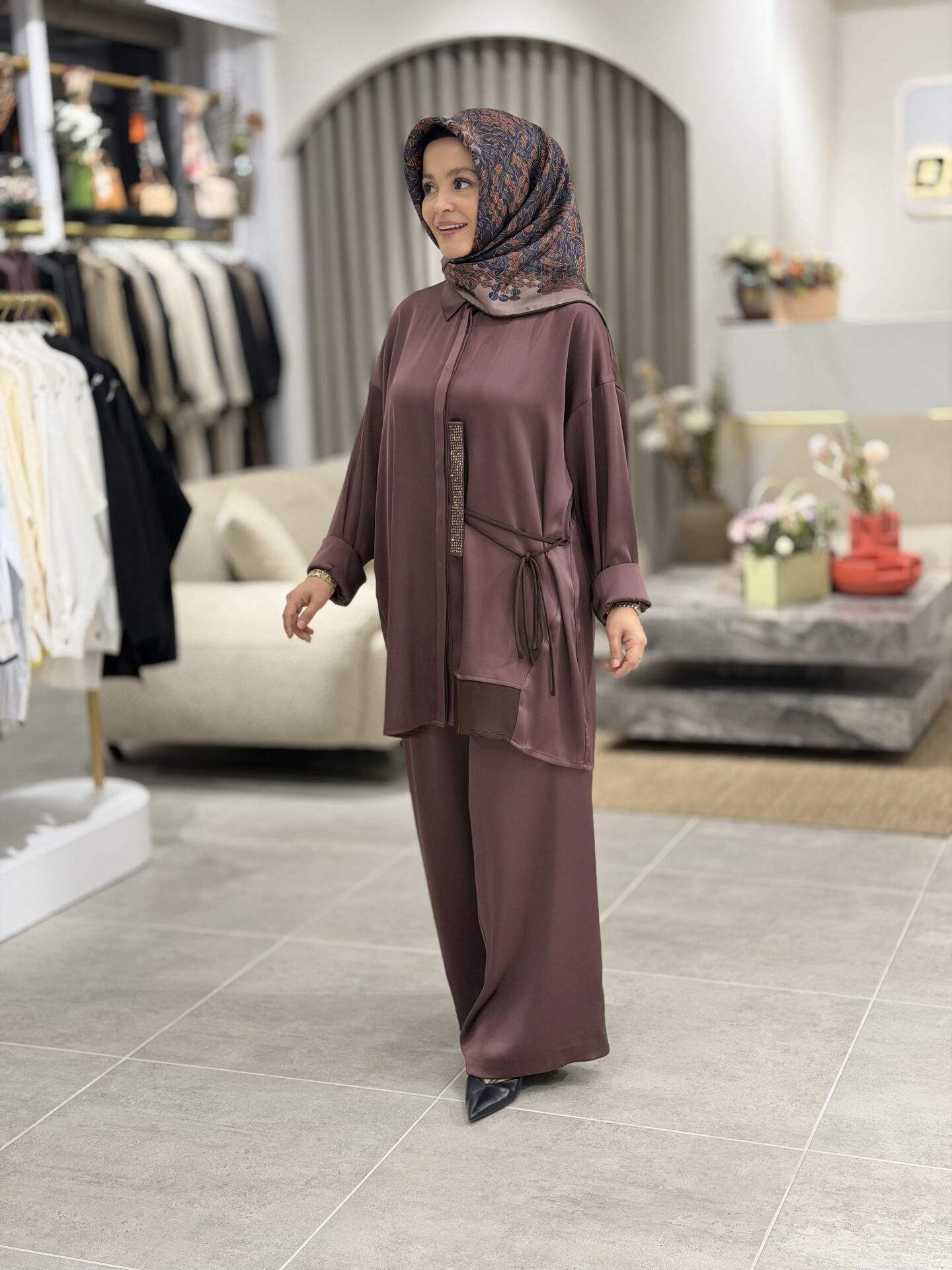 YAQA PREMİUM İTHAL SATEN PANTOLONLU TAKIM ÇİKOLATA