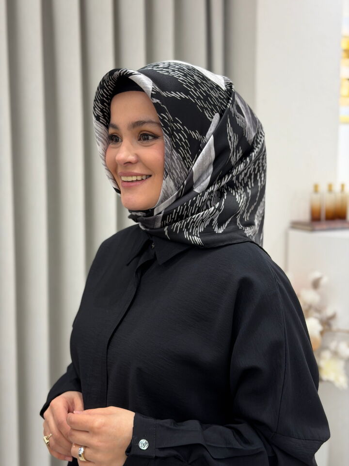 AKER SURA İPEK EŞARP