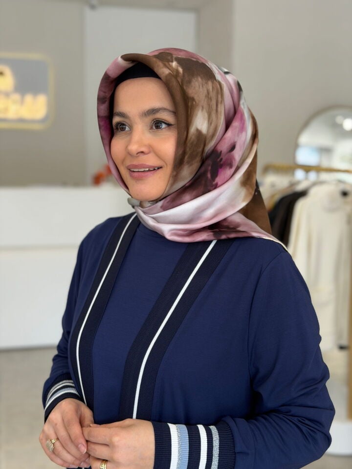 AKER SURA İPEK EŞARP