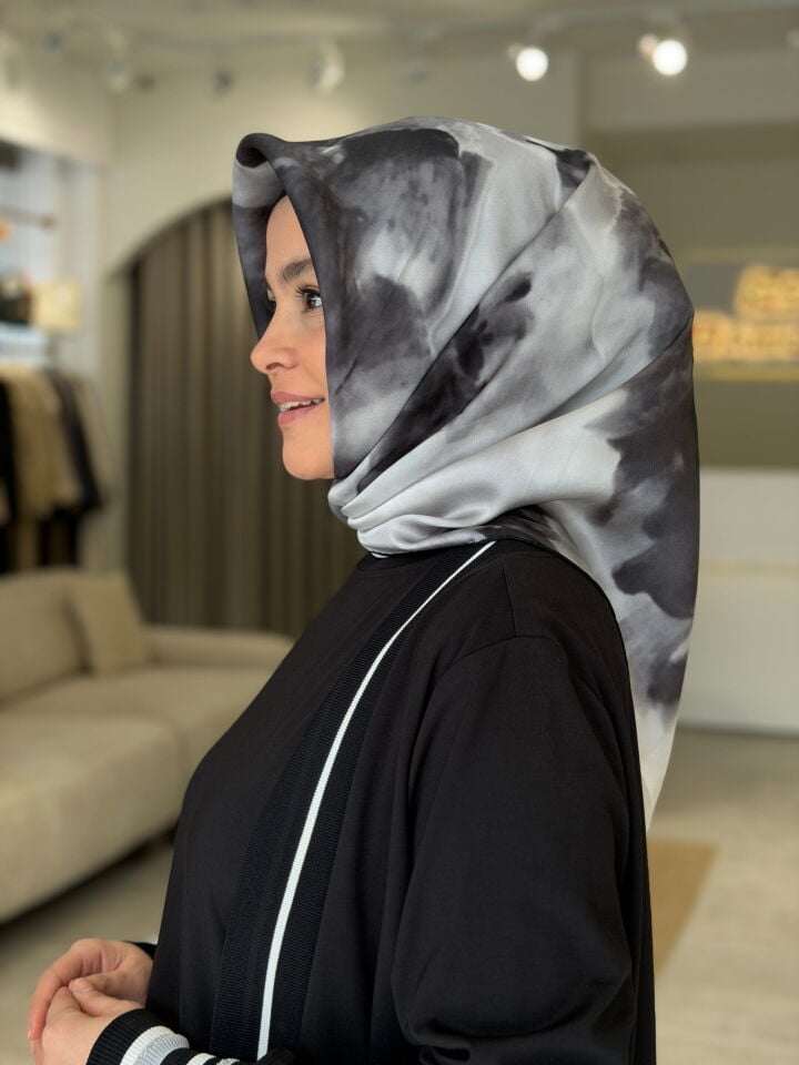 AKER SURA İPEK EŞARP