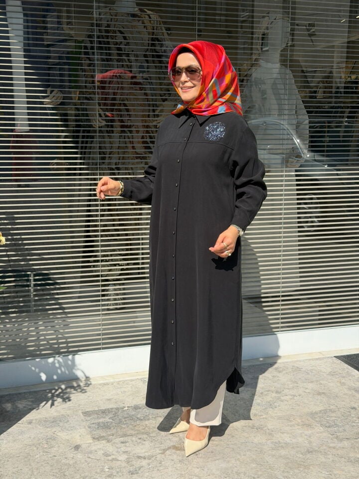 ARMİNE TREND ÇİÇEK İŞLEMELİ TENCEL GÖMLEK SİYAH