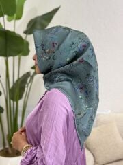 AKER SURA İPEK EŞARP