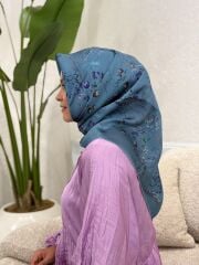 AKER SURA İPEK EŞARP