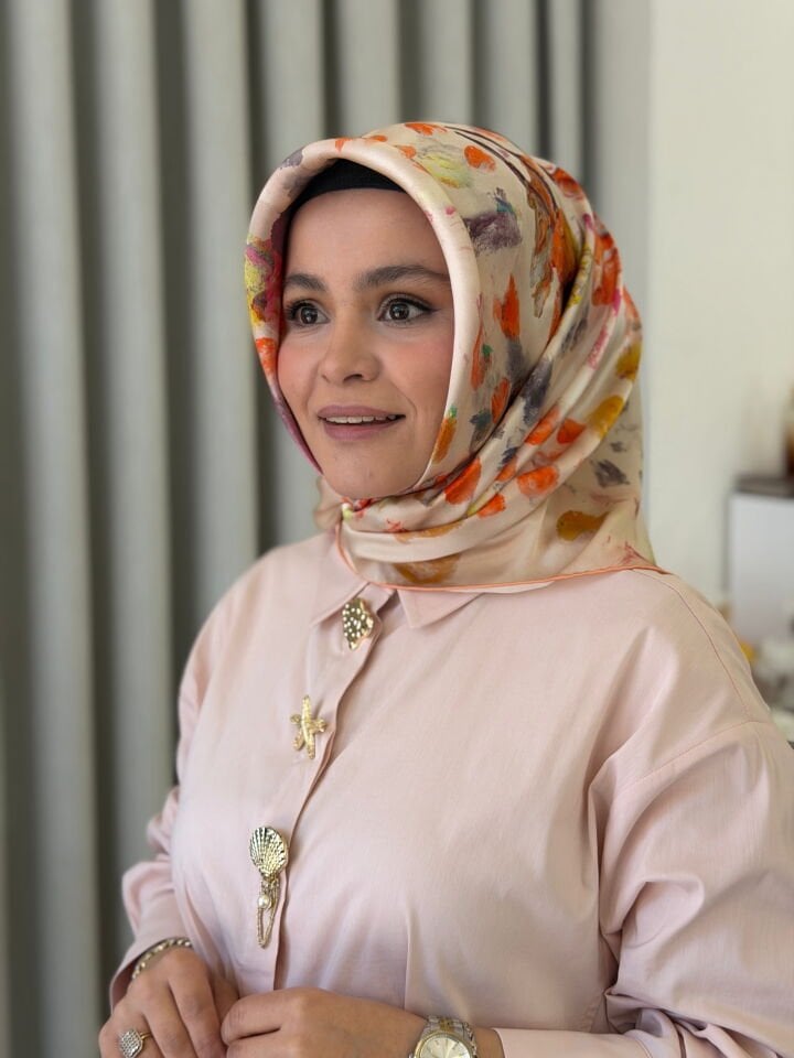 AKER SURA İPEK EŞARP