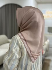 AKER SURA İPEK EŞARP