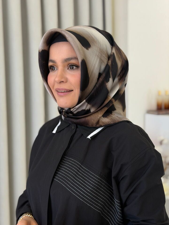 LA BOUTİQUE SURA İPEK EŞARP