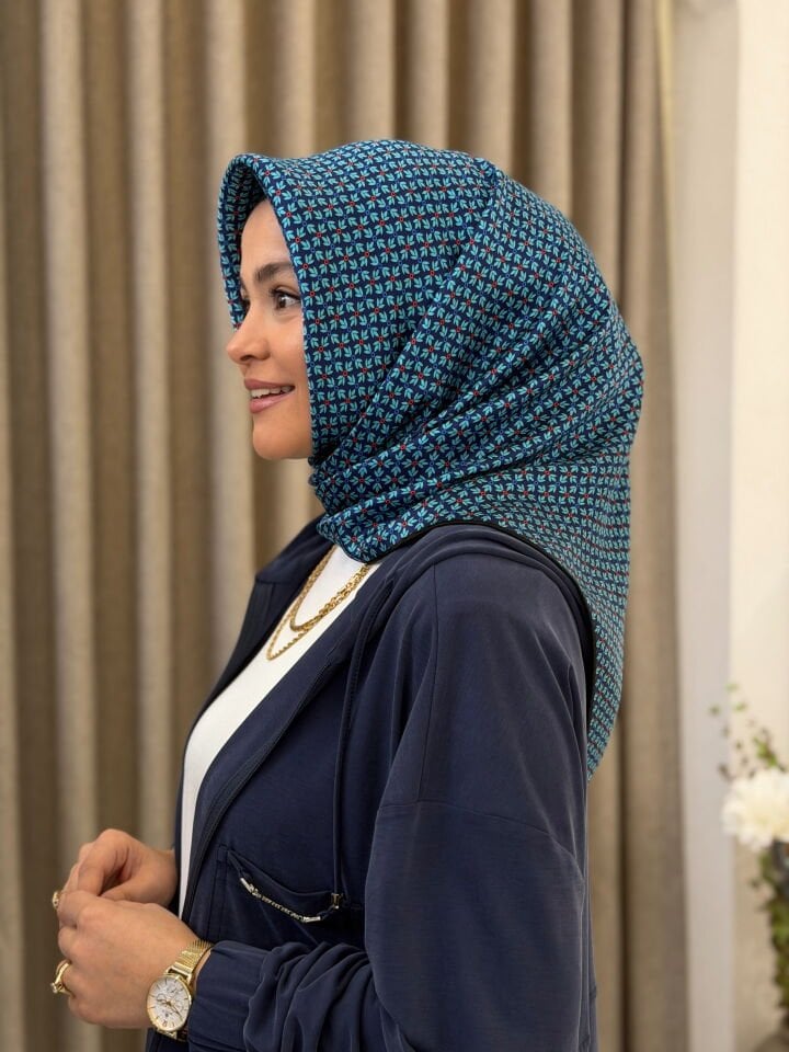 AKER SURA İPEK EŞARP