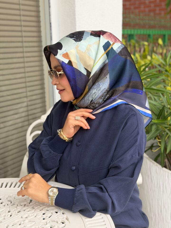 AKER SURA İPEK EŞARP