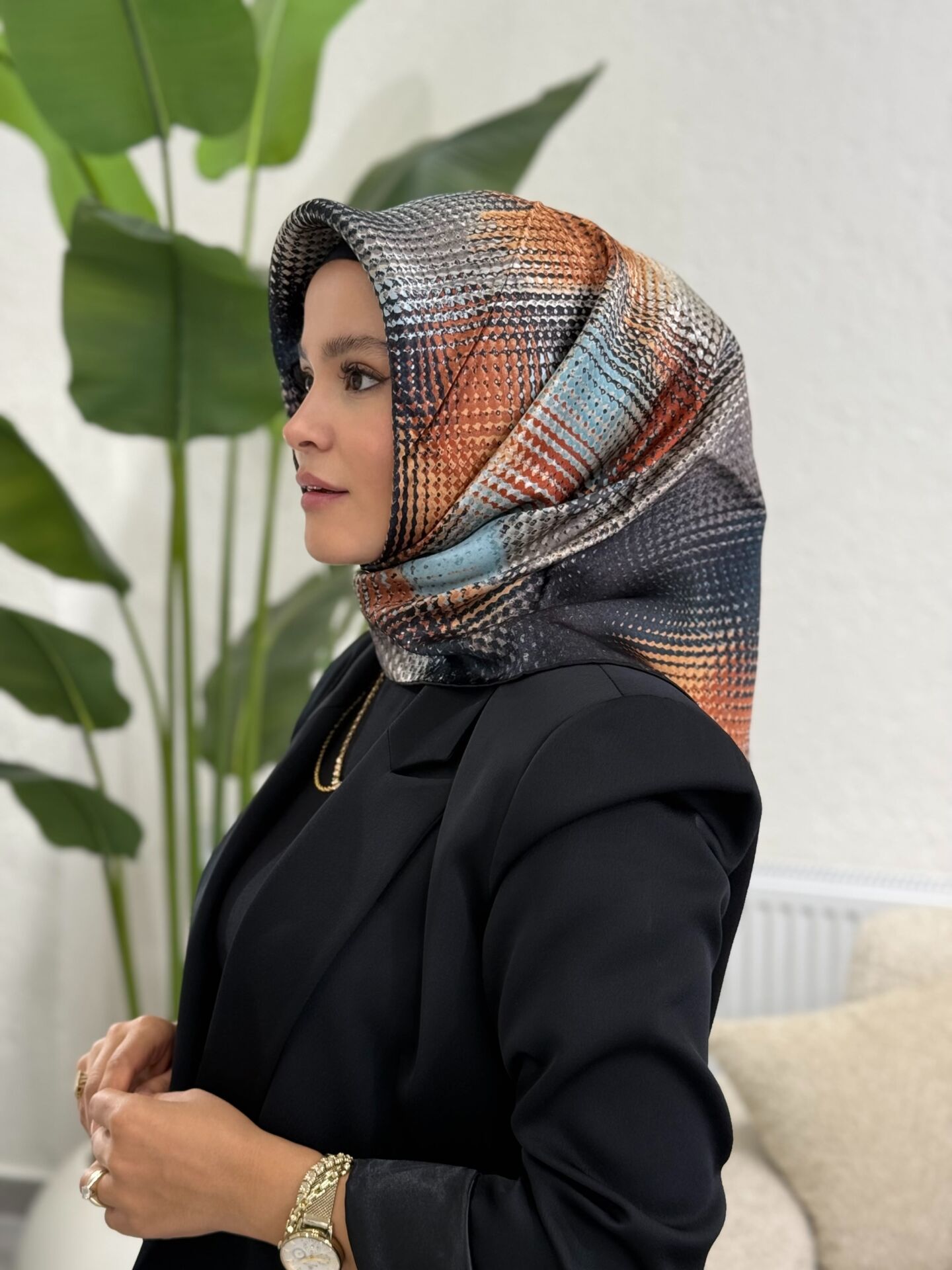 AKER SURA İPEK EŞARP