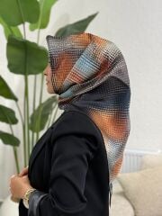 AKER SURA İPEK EŞARP