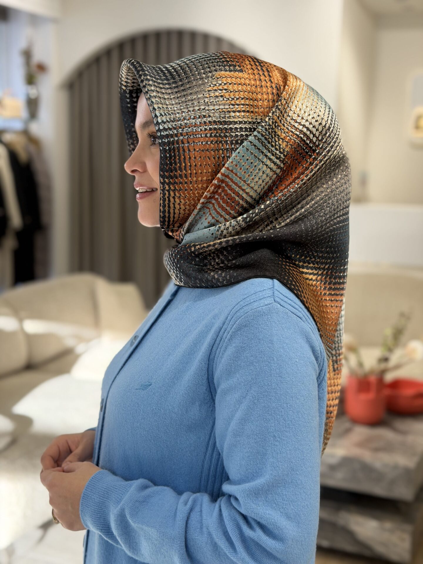 AKER SURA İPEK EŞARP