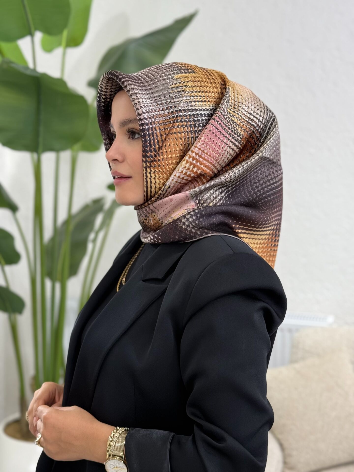 AKER SURA İPEK EŞARP