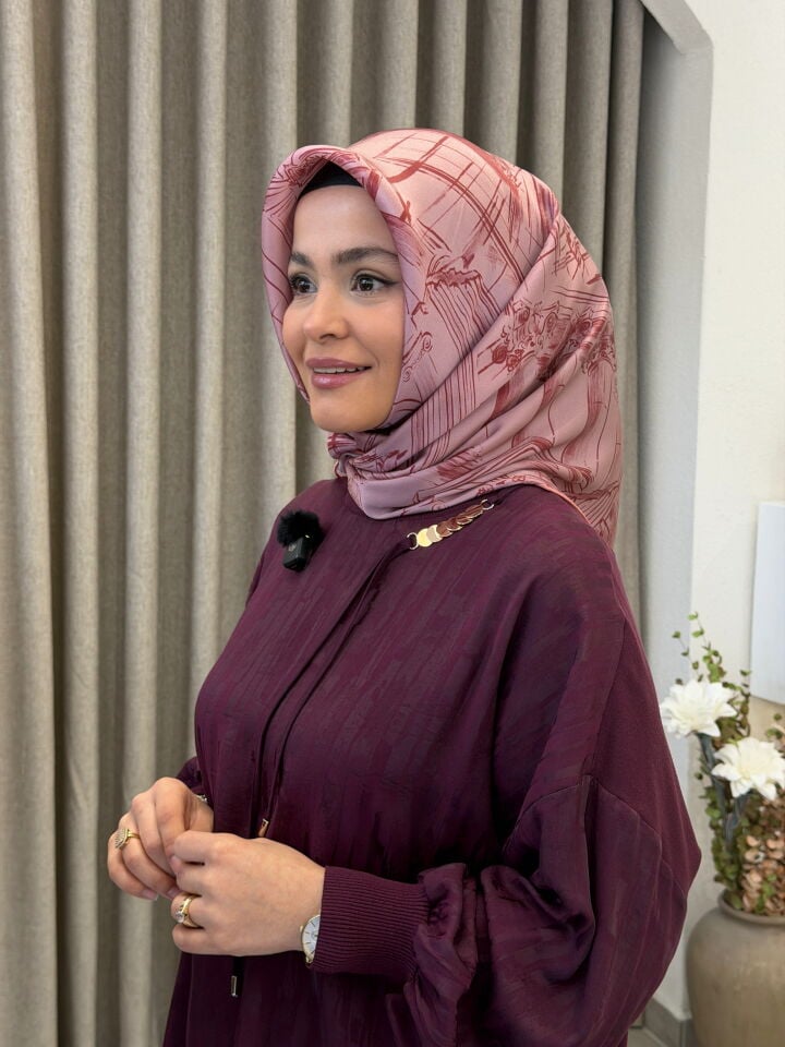 AKER SURA İPEK EŞARP