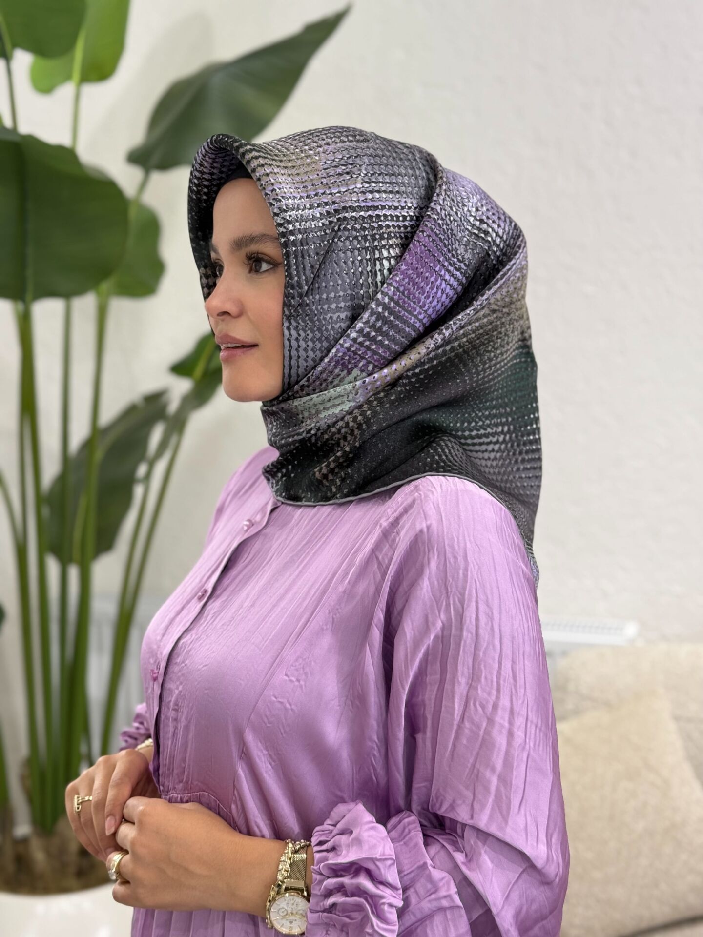 AKER SURA İPEK EŞARP