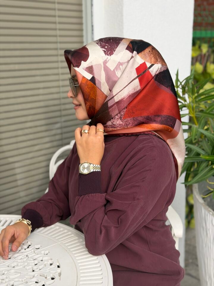 AKER SURA İPEK EŞARP