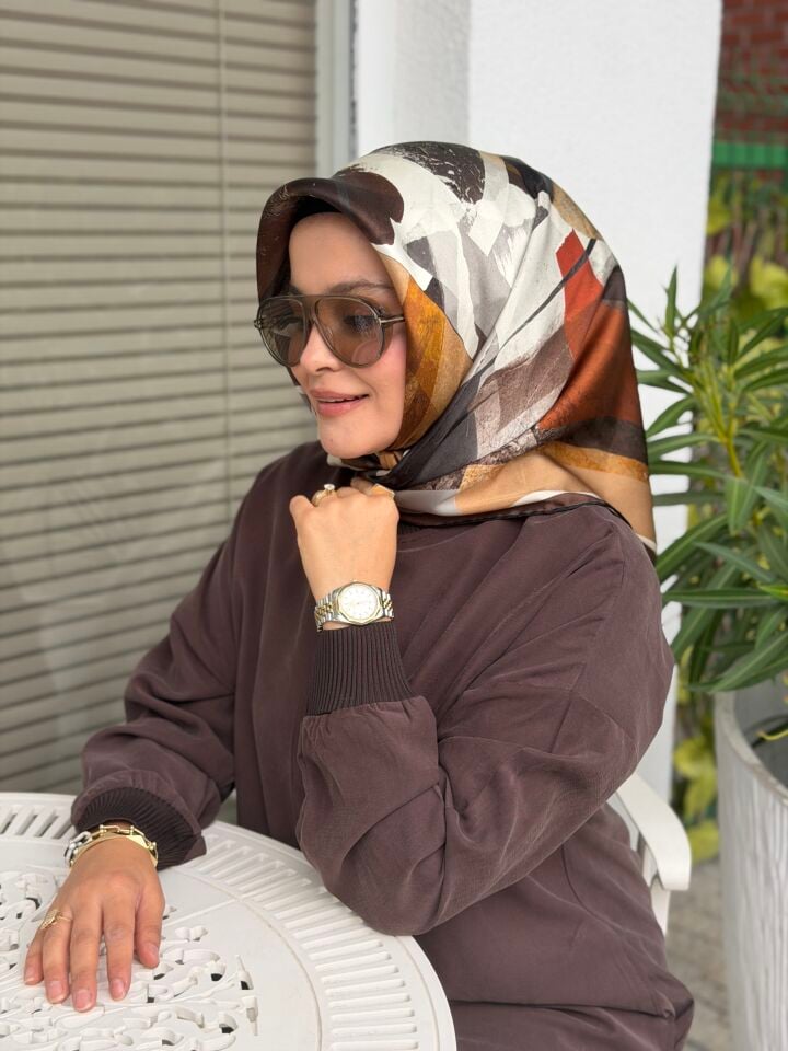 AKER SURA İPEK EŞARP