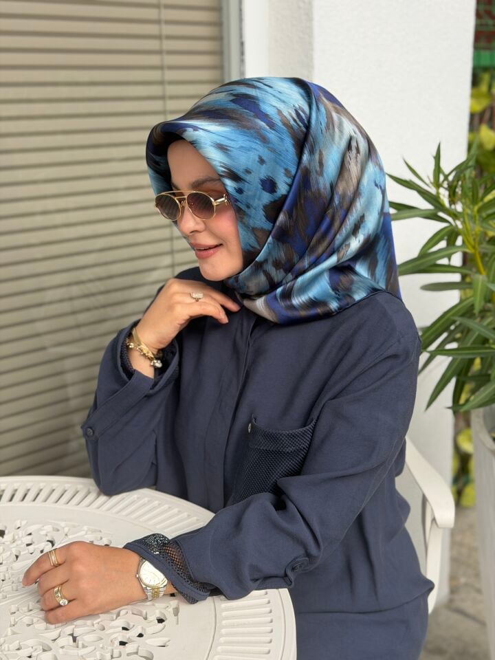 AKER SURA İPEK EŞARP