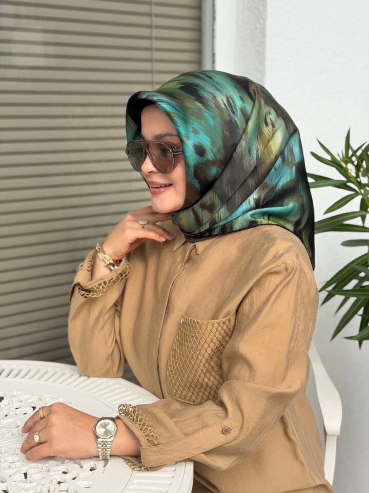 AKER SURA İPEK EŞARP