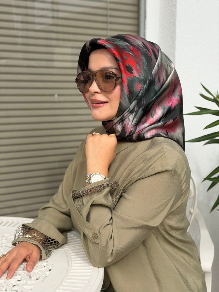 AKER SURA İPEK EŞARP